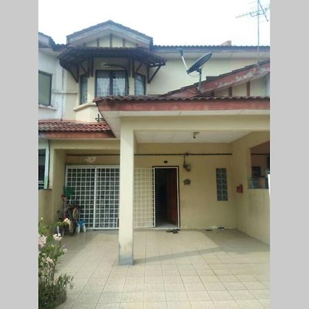 Orked Aeridina Homestay Puchong Exterior photo